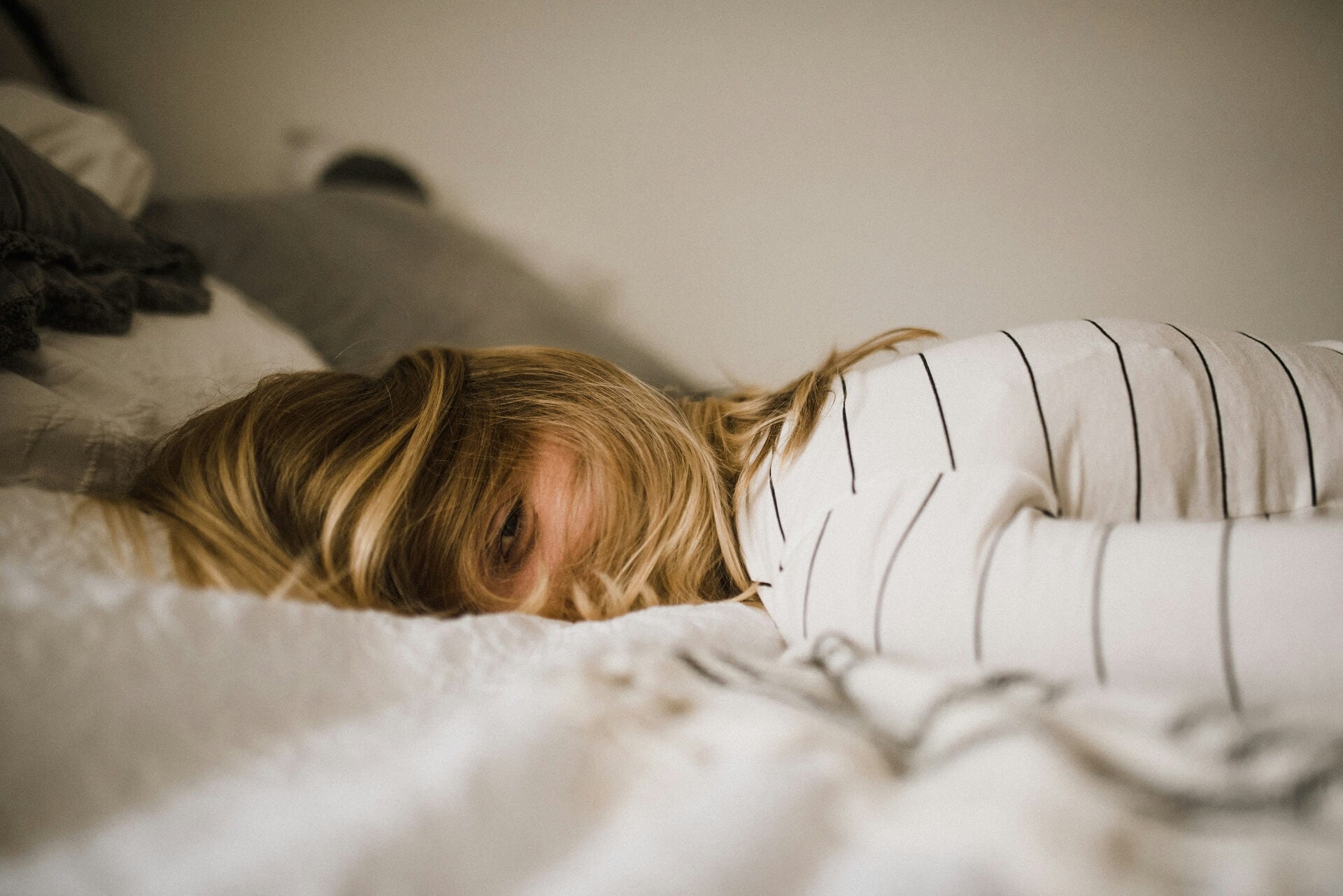 Ischias und Schlaf: Wie kann man den Schlaf erleichtern?